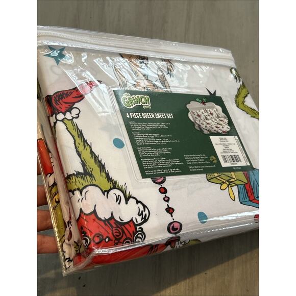 NEW Dr Seuss Grinch Queen Christmas Holiday Sheet Set 4 Piece Flat Fitted - Picture 4 of 5